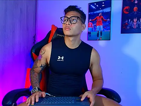 Snapshot of evan_greey chatting on September 18, 2025, 3:47 pm evan greey online show from September 18, 2025, 3:47 pm