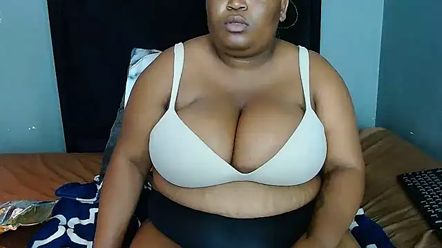 BIG BOOBSxXxxX online show from October 7, 2025, 10:29 pm