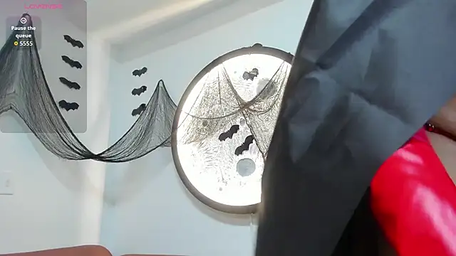 Isabella-Rosssi online show from October 31, 2025, 4:46 am