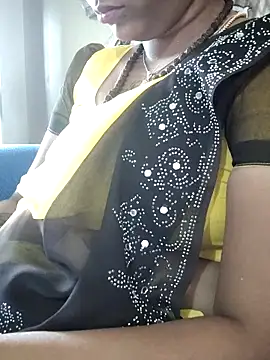 sweetqueen143 online show from November 14, 2025, 5:06 am