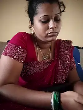 sweetqueen143 online show from January 12, 2026, 4:50 am