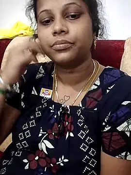 Snapshot of sweetqueen143 chatting on April 18, 2026, 8:40 am sweetqueen143 online show from April 18, 2026, 8:40 am