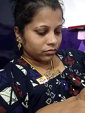 Snapshot of sweetqueen143 chatting on April 26, 2026, 5:49 am sweetqueen143 online show from April 26, 2026, 5:49 am
