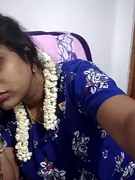 Snapshot of sweetqueen143 chatting on May 6, 2026, 6:02 pm sweetqueen143 online show from May 6, 2026, 6:02 pm