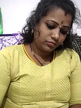 Snapshot of sweetqueen143 chatting on May 25, 2026, 9:54 pm sweetqueen143 online show from May 25, 2026, 9:54 pm