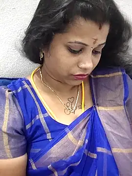 Snapshot of sweetqueen143 chatting on May 27, 2026, 7:00 pm sweetqueen143 online show from May 27, 2026, 7:00 pm