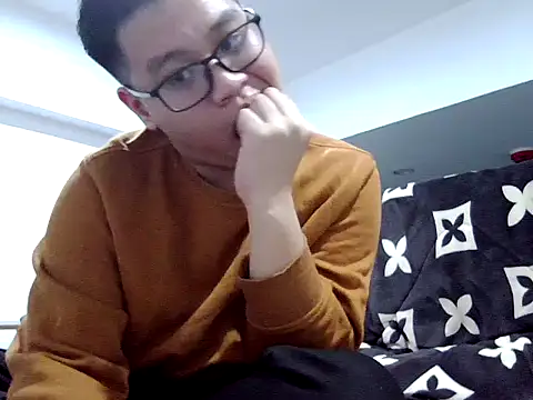 loveninja online show from December 17, 2025, 12:22 pm