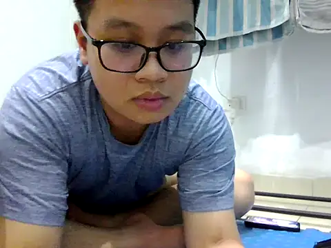 loveninja online show from March 18, 2026, 1:03 pm