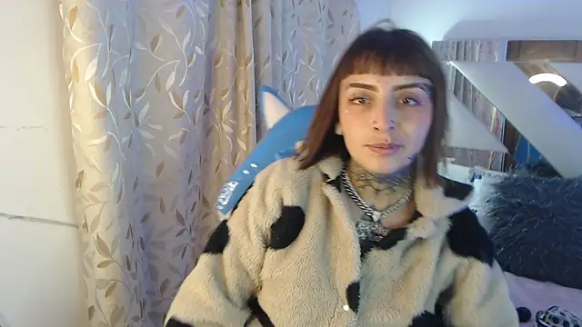 Gyal 8  online show from November 13, 2025, 3:05 am