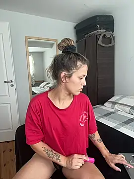 Snapshot of xvalentinaof chatting on February 5, 2026, 8:24 pm xvalentinaof online show from February 5, 2026, 8:24 pm