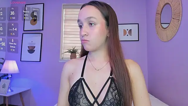 Snapshot of aliissonn chatting on November 21, 2025, 1:43 pm aliissonn online show from November 21, 2025, 1:43 pm