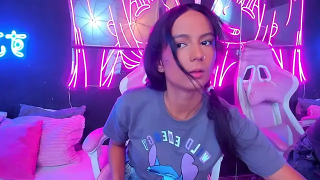 Snapshot of Star_Liight chatting on October 20, 2025, 8:53 pm Star Liight online show from October 20, 2025, 8:53 pm