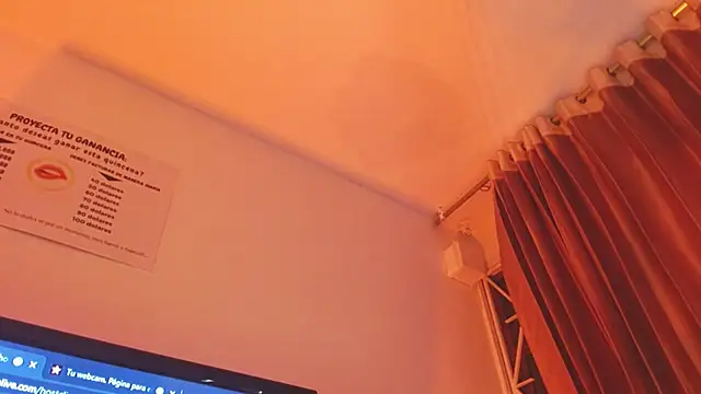 ladymooncs online show from November 14, 2025, 4:11 am