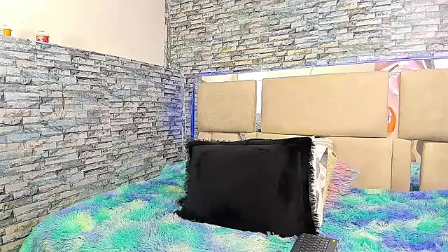 Julian wolf18 online show from October 24, 2025, 3:19 pm