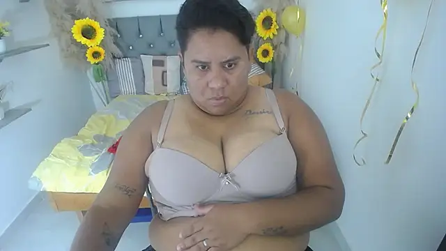 hotlesby valery online show from September 23, 2025, 6:55 pm