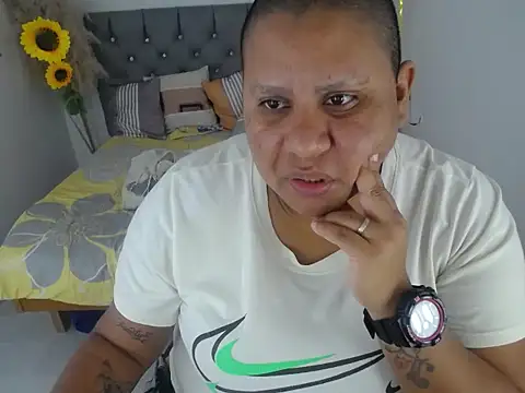 hotlesby valery online show from November 14, 2025, 12:04 pm