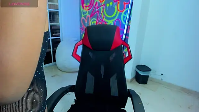 ZOE ROSE4 online show from November 29, 2025, 8:56 pm