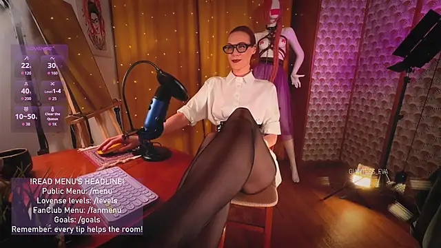 Giantess Eva online show from May 15, 2026, 6:26 pm
