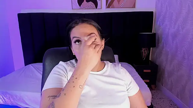camiladuke7 online show from December 20, 2025, 7:43 pm
