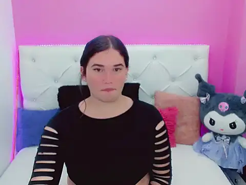 x daniiela x online show from November 4, 2025, 8:19 pm