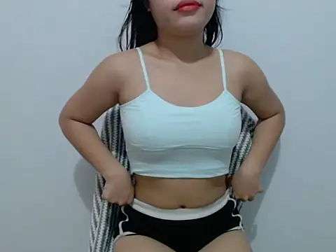 Snapshot of hotty_liana chatting on October 21, 2025, 6:58 am hotty liana online show from October 21, 2025, 6:58 am