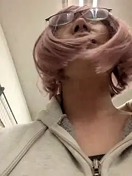 takusaki223 online show from February 15, 2026, 2:52 am