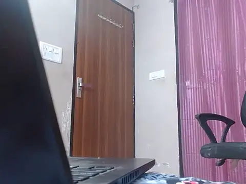 muskaan8400 online show from November 15, 2025, 9:06 am