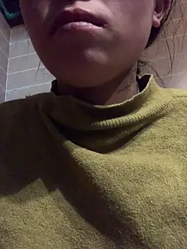 Snapshot of Halyy_xx chatting on February 21, 2026, 10:05 am Halyy xx online show from February 21, 2026, 10:05 am