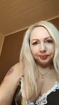 MarinaMargo online show from November 21, 2025, 8:51 pm