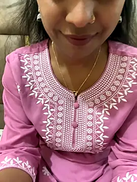 hottyanu03 online show from September 27, 2025, 10:42 am