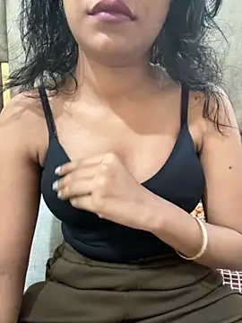 hottyanu03 online show from October 7, 2025, 7:05 am