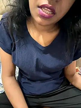 hottyanu03 online show from October 9, 2025, 7:39 am