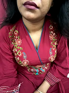 hottyanu03 online show from October 13, 2025, 6:13 am