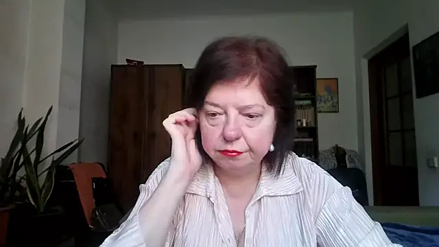 Snapshot of Violet_Pulse chatting on April 26, 2026, 10:46 am Violet Pulse online show from April 26, 2026, 10:46 am