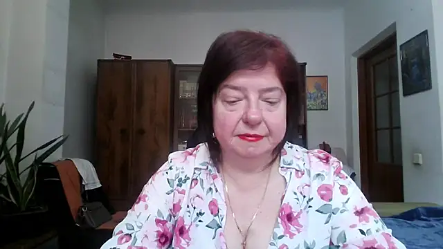 Snapshot of Violet_Pulse chatting on April 30, 2026, 1:39 pm Violet Pulse online show from April 30, 2026, 1:39 pm