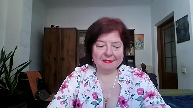 Snapshot of Violet_Pulse chatting on May 3, 2026, 2:45 pm Violet Pulse online show from May 3, 2026, 2:45 pm