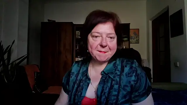 Snapshot of Violet_Pulse chatting on May 5, 2026, 1:08 pm Violet Pulse online show from May 5, 2026, 1:08 pm