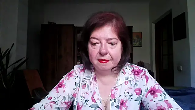 Snapshot of Violet_Pulse chatting on May 29, 2026, 1:42 pm Violet Pulse online show from May 29, 2026, 1:42 pm