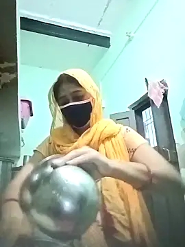 Cute-Charvii online show from April 30, 2026, 12:06 am