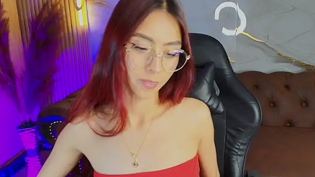 mia tf online show from November 11, 2025, 2:17 pm