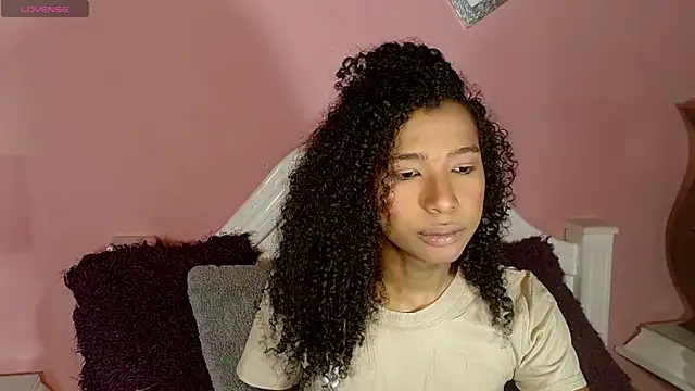  IsabellaRousse online show from November 7, 2025, 7:03 pm