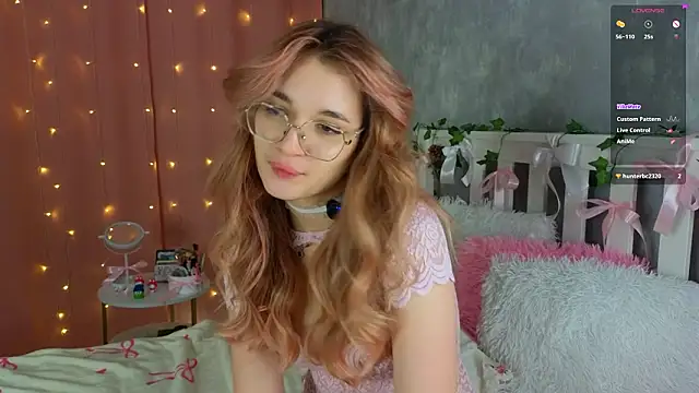 vivyboo111 online show from February 23, 2026, 7:33 pm