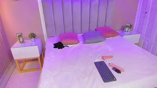 isa vel online show from November 27, 2025, 7:27 pm