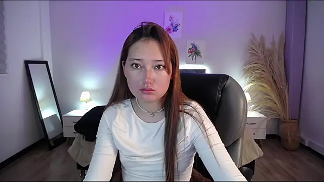 Samara Hilton 2 online show from December 3, 2025, 7:56 pm