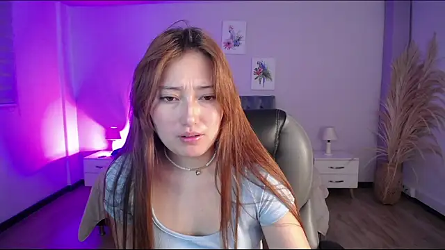 Samara Hilton 2 online show from December 4, 2025, 7:33 pm