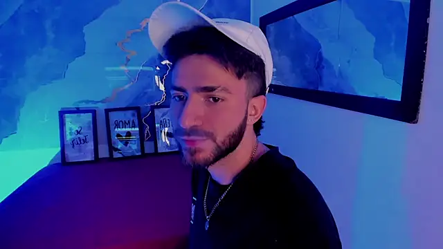 bastian12   online show from October 3, 2025, 4:31 am