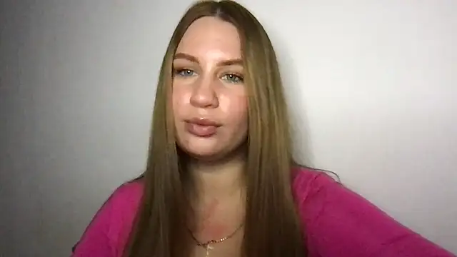 goodgirl2332 online show from September 25, 2025, 8:23 pm