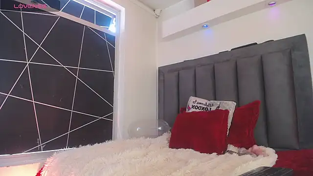 EvaGoddess  online show from January 18, 2026, 5:06 pm