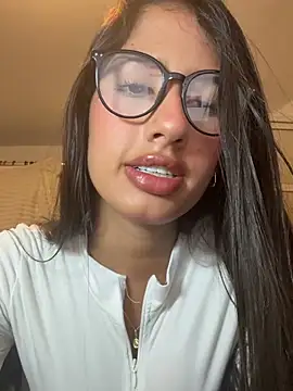 Julieta Duque online show from February 1, 2026, 1:26 am