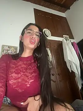 Julieta Duque online show from April 16, 2026, 2:56 am